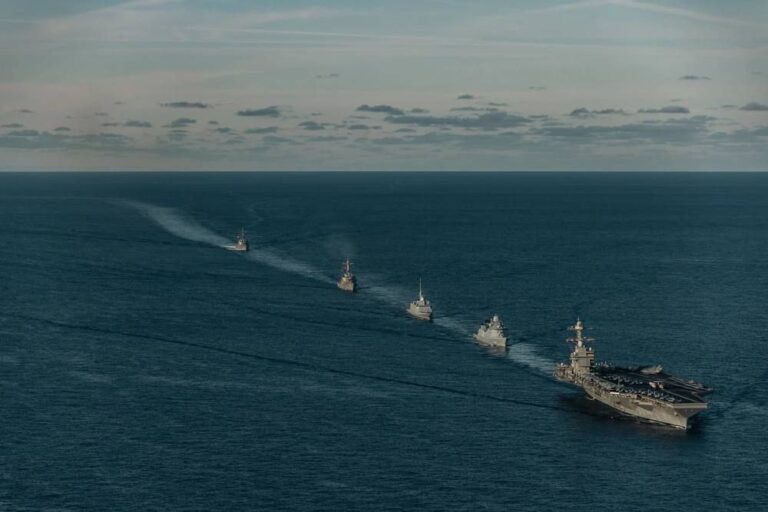 🚢🇺🇸🇩🇰🇫🇷 OTAN despliega poder naval en el Mar del Norte con el portaaviones USS Gerald R. Ford