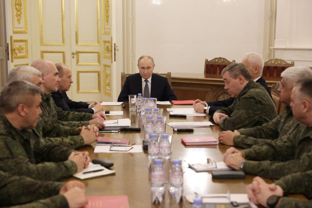 Putin y sus mandos militares