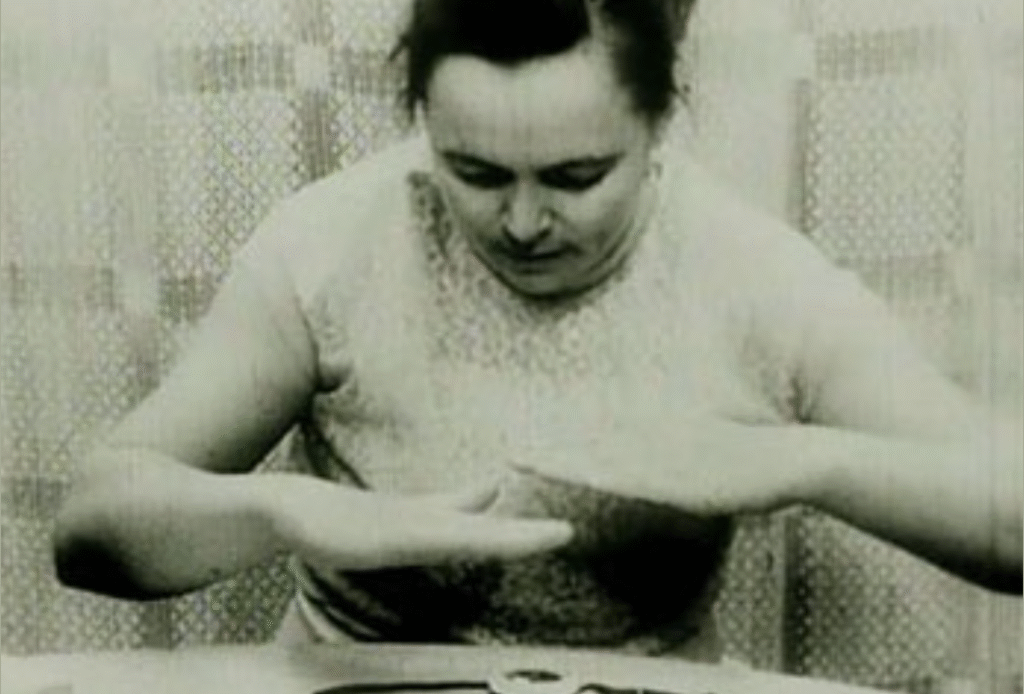 Nina Kulagina en una demostración